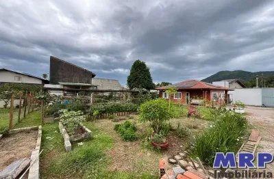 Casa tipo chácara em ubatuba, com piscina, de fácil acesso, em bairro residencial, oportunidade !