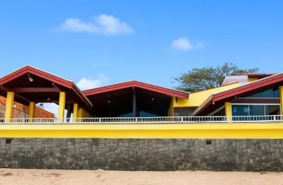 Casa pé na areia em ubatuba de 6 dormitórios com varanda de vista panorâmica para o mar na praia do sape