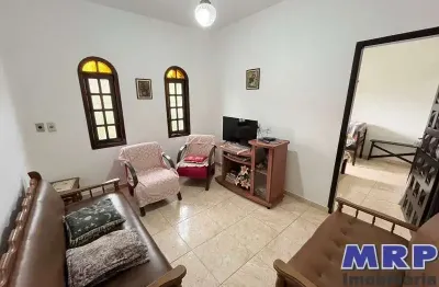 Casa a venda em ubatuba com boa localização a poucos metros da praia do sape !