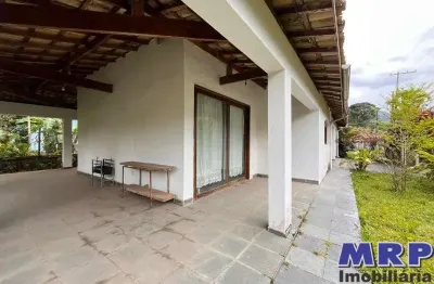 Casa em ubatuba. 3 quartos. aceita financiamento. bairro folha seca.