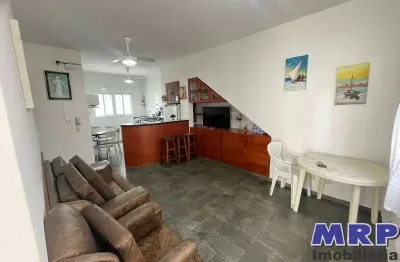 Apartamento á venda em ubatuba na praia da maranduba, apenas 300 mts da praia. 2 dormitórios.