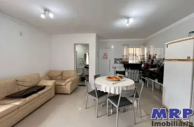 Apartamento à venda na praia da lagoinha em ubatuba. condomínio com piscina. 2 quartos