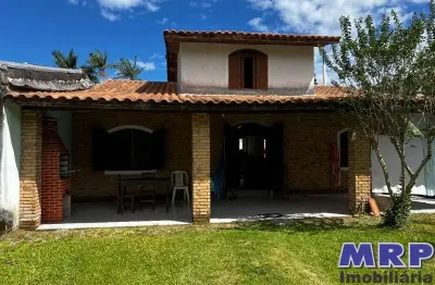 Casa em ubatuba com 4 dormitórios sendo 2 suítes, próximo as cachoeiras e à praia da maranduba.