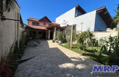 Casa a venda em ubatuba no bairro pereque-açú, 700 mts da praia. excelente localização.