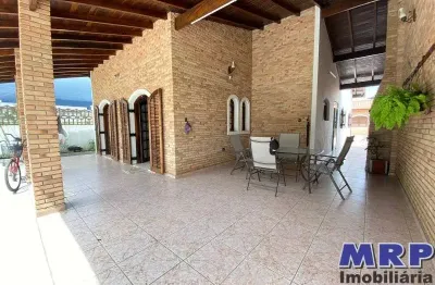 Casa a venda em ubatuba. + edícula. 5 dormitórios. praia da maranduba.