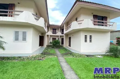 Casa com 3 dormitórios na praia da maranduba em ubatuba. á 200 metros da praia.