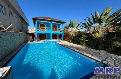 Casa com piscina à venda em ubatuba. praia do sapê. 3 dormitórios.