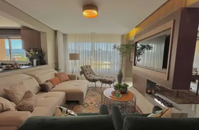 Apartamento de alto padrão à venda mobiliado no centro de dois irmãos