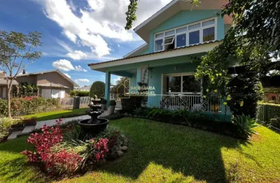 Casa de alto padrão com potencial comercial e localização privilegiada