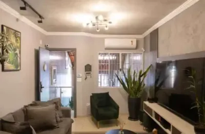 Casa à venda na vila maria alta com 136m², 3 quartos, 1 suíte e 2 vagas.