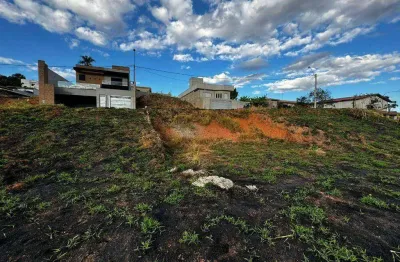 Terreno à venda no Bosque das Arapongas, Serra Negra 