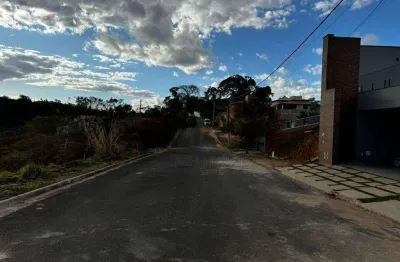 Terreno à venda no Bosque das Arapongas, Serra Negra 
