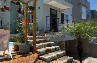 Casa com 3 dormitórios à venda, 178 m² por r$ 2.550.000,00 - córrego grande - florianópolis/sc
