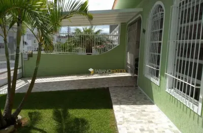 Casa com 3 dormitórios à venda, 153 m² por r$ 847.500,00 - barreiros - são josé/sc