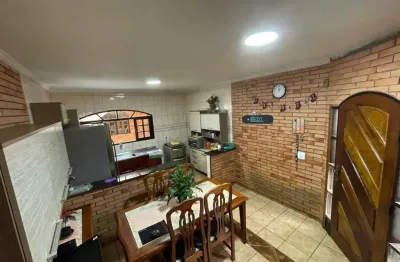 Lindo sobrado 3 dorm | 1 suíte | sacada | coz americana | quintal | 2 vagas - 181 mts - a venda - jardim teles de menezes - santo andré/sp.