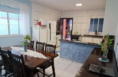 Lindo sobrado amplo | 3 dormts sendo 2 suítes | cozinha e sala ampla | espaço gourmet c/ churrasqueira | despensa | 4 vagas - 300 mts - a venda - r$ 509.000,00 - jardim ipanema - santo andré/sp.