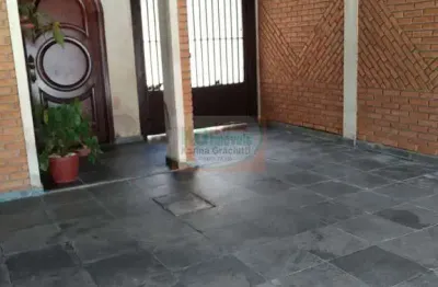 Linda casa térrea com 3 dormitórios,  a venda por 650.000,00 vila junqueira