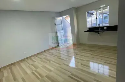 Linda casa para locação por r$1.800,00 | 2 dormitórios | 1 vaga de garagem |  vila lutécia - santo andré/ sp