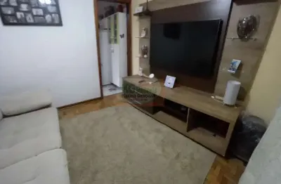 1ª casa - nível da rua - sala, cozinha, 2 quartos e banheiro, com piso novo 2ª casa - abaixo do nível da rua - sala, cozinha, 2 quartos e banheiro, coz.