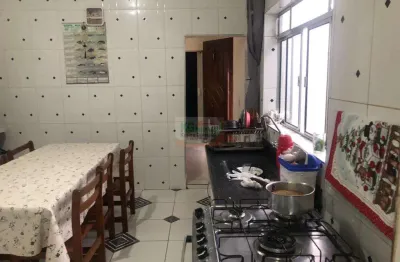 Linda casa térrea com 2 dormitórios, com uma ótima localização para venda por r$360.000,00
