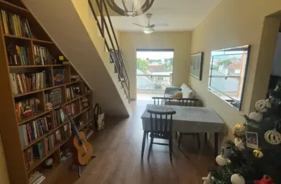 Vendo excelente Cobertura Duplex, 03 quartos sendo 01 suíte, elevador, cobertura com vista panorâmica.