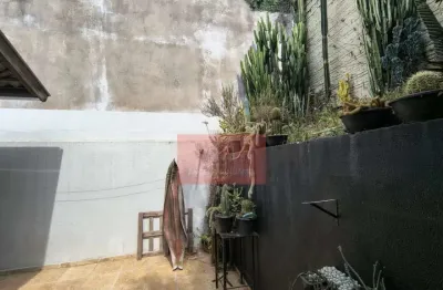 Casa com 3 quartos para alugar na Rua Cristóvão Cardoso de Barros, 726, Jardim Novo Sabará, Londrina