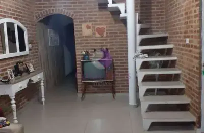 Casa com 3 quartos à venda na Vila Perracini, Poá 