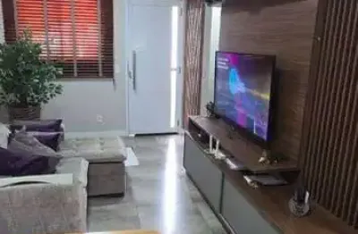 Casa em condomínio fechado com 2 quartos à venda na Chácara Faggion, Suzano 