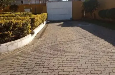 Casa com 3 quartos à venda na Vila Urupês, Suzano 
