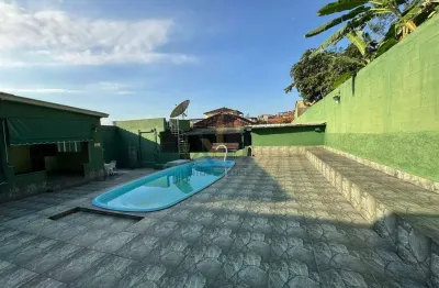 Casa Linear no Centro do Terreno com Lazer Completo e Excelente Espaço Interno!