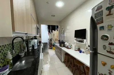 Apartamento à venda - 2 quartos, sendo 1 suíte, com hidromassagem, em Vila Kosmos