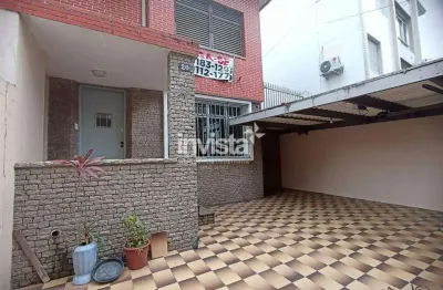 Sobrado para alugar com 2 dormitorios e 2 banheiros e 121m² na quadra da praia no embaré em santos