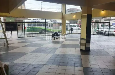 Loja/ponto comercial de esquina com mezanino e fachada em vidros no centro de santos