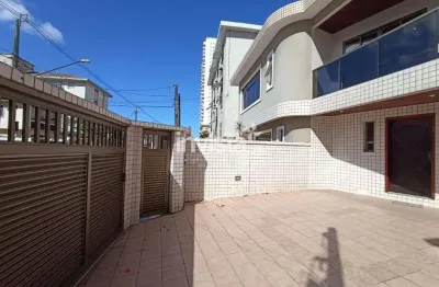 Casa sobreposta alta para alugar com 3 suítes no bairro da ponta da praia em santos