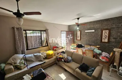 Casa com 3 quartos à venda no Embaré, Santos 