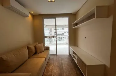 Apartamento semi mobiliado para locação na ponta da praia