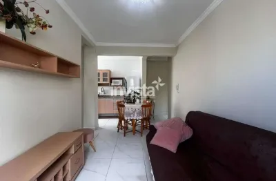 Apartamento mobiliado para locação em prédio frente mar no embaré