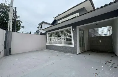 Excelente Casa Comercial/Ponto Comercial para Alugar no Campo Grande em Santos