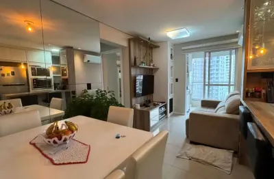 Apartamento com 2 suítes na vila operária em itajaí