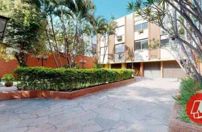 No jardim botânico, térreo com 1 dormitório e pátio.