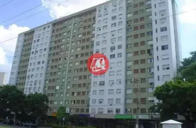 Na avenida ipiranga,1dormitório,reformado com infraestrutura.