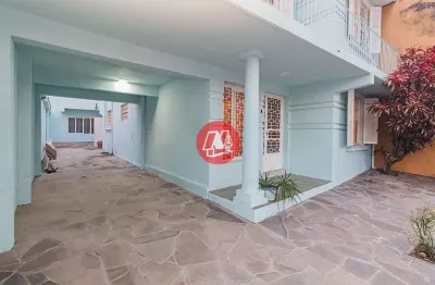 Casa com 6 quartos à venda no Santana, Porto Alegre 