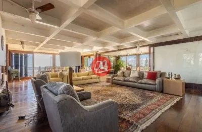 No morro santa tereza, casa 724 m² de 4 suites.6 vagas e infraestrutura.