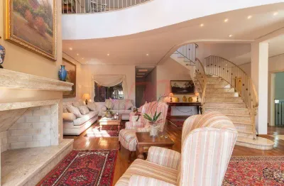 Casa 727 m² privativos,4 suites, 6 vagas e infraestrutura