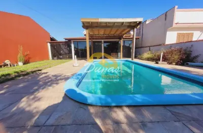 Ampla residência com piscina no balneário oásil sul