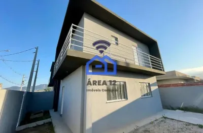 Lindo sobrado à venda com 3 dormitórios, sendo 1 suíte, 3 vagas de garagem, excelente acabamento e