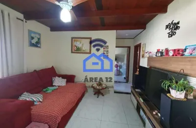Casa à venda no bairro martim de sá com 2 dormitórios, banheiro, sala ampla, cozinha e 5 vagas de g