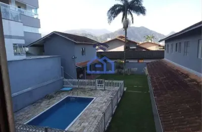 Sobrado à venda no bairro jardim primavera em caraguatatuba, 2 dormitórios sendo 1 suíte, garagem c