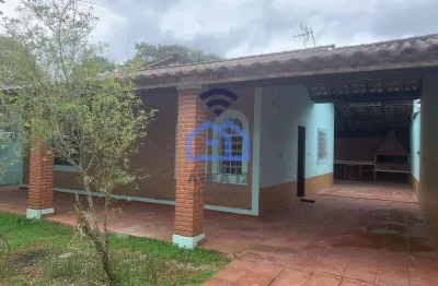 Casa à venda no bairro do indaiá em caraguatatuba, sp - 03 dormitórios, sendo 01 suíte, área com ch