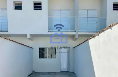 Casa à venda com sala de estar ampla, quarto, cozinha, lavanderia e quintal espaçoso no bairro capr